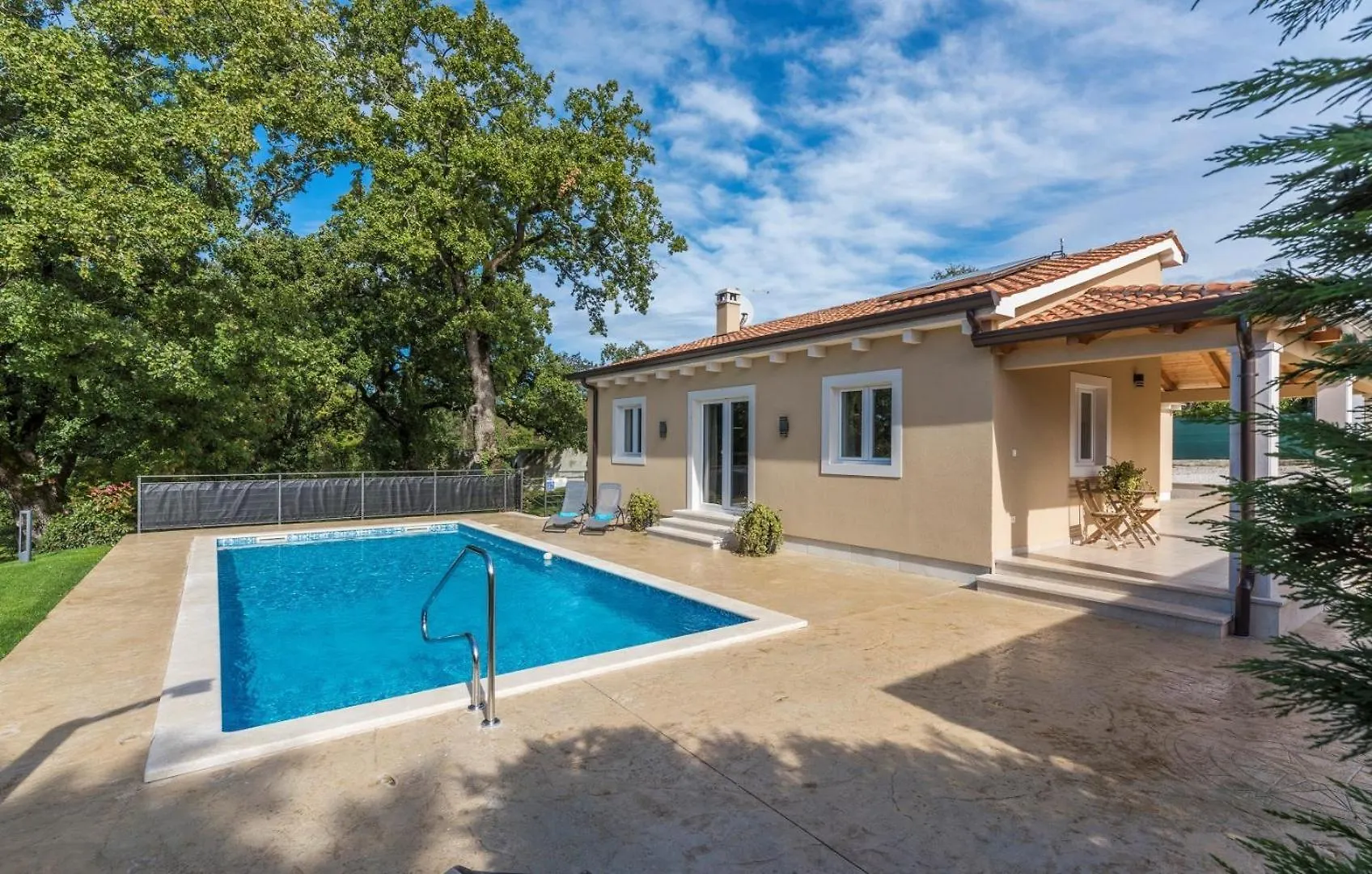 Villa Terezija Brecevici 0*,